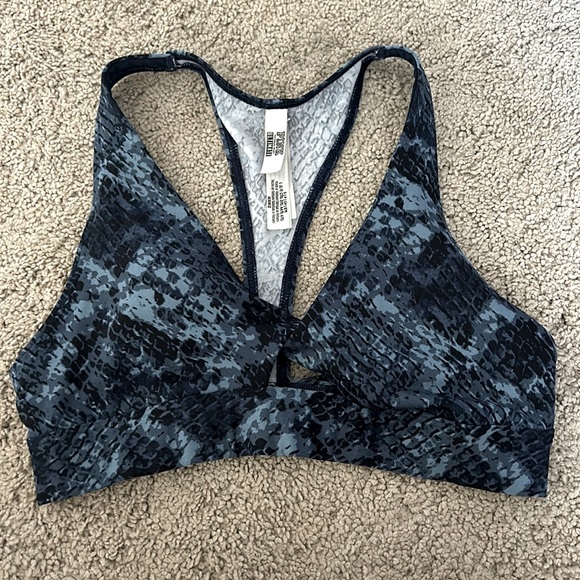 pink sports bra - Picture 1 of 3